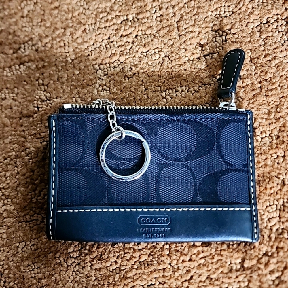 Keychain wallet